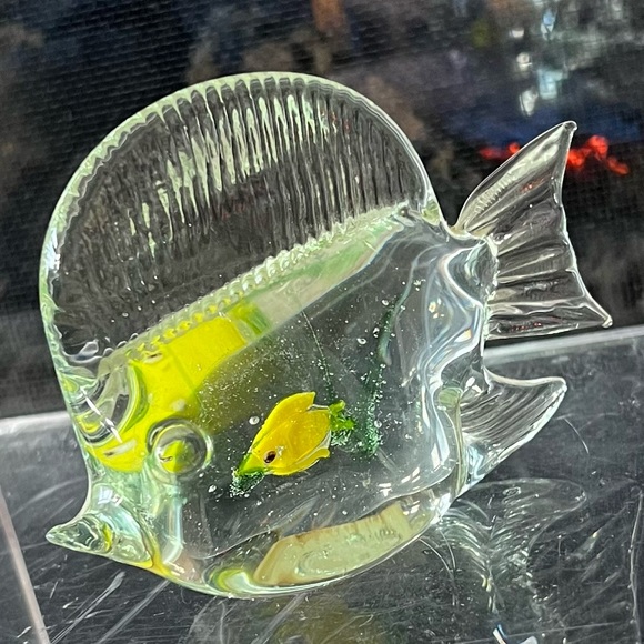 Blown Art Glass Vintage Bright Yellow Fish Figurine Paperweight - Picture 4 of 8